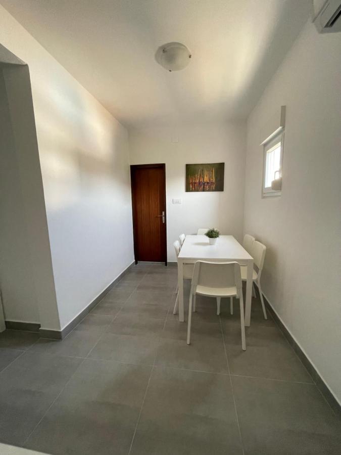 Apartmani Fulir Vrsi Exterior foto